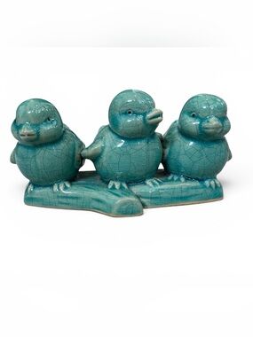 Vintage Style Ceramic Birds Figurine. Crackle Glaze Finish. Excellent Condition.